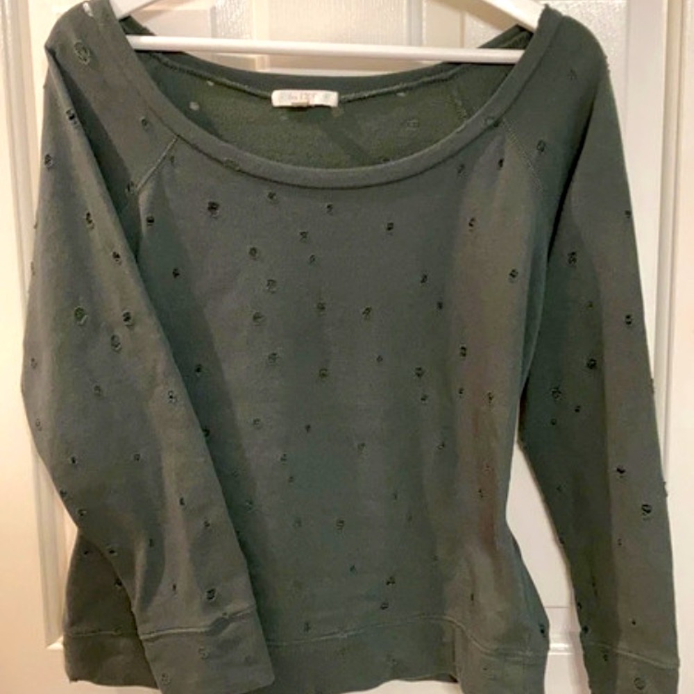 Lightweight sweater